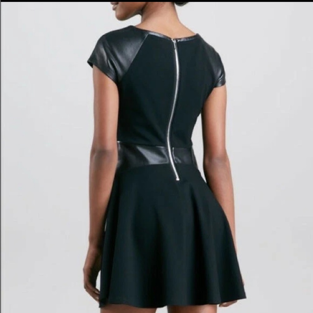 Diane Von Furstenberg Black Fit & Flare Skater Dress,  Leather Details, Size 0 - Picture 2 of 11
